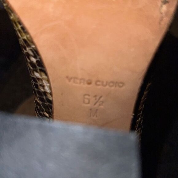 ✨ Bernardo Snake Skin Chunk Heel ✨ - Picture 7 of 7